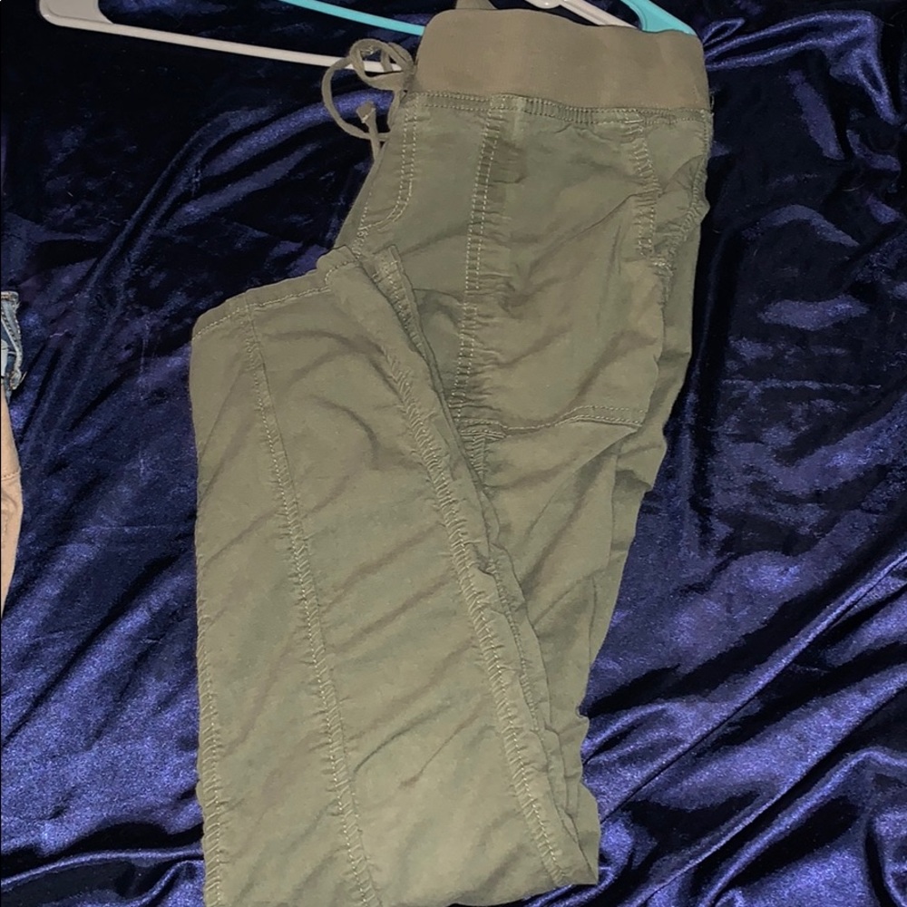 Green cargo joggers
